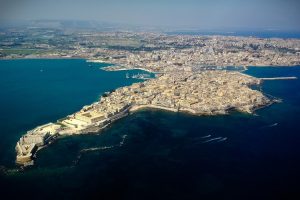 ما هي اكبر جزيرة في البحر المتوسط