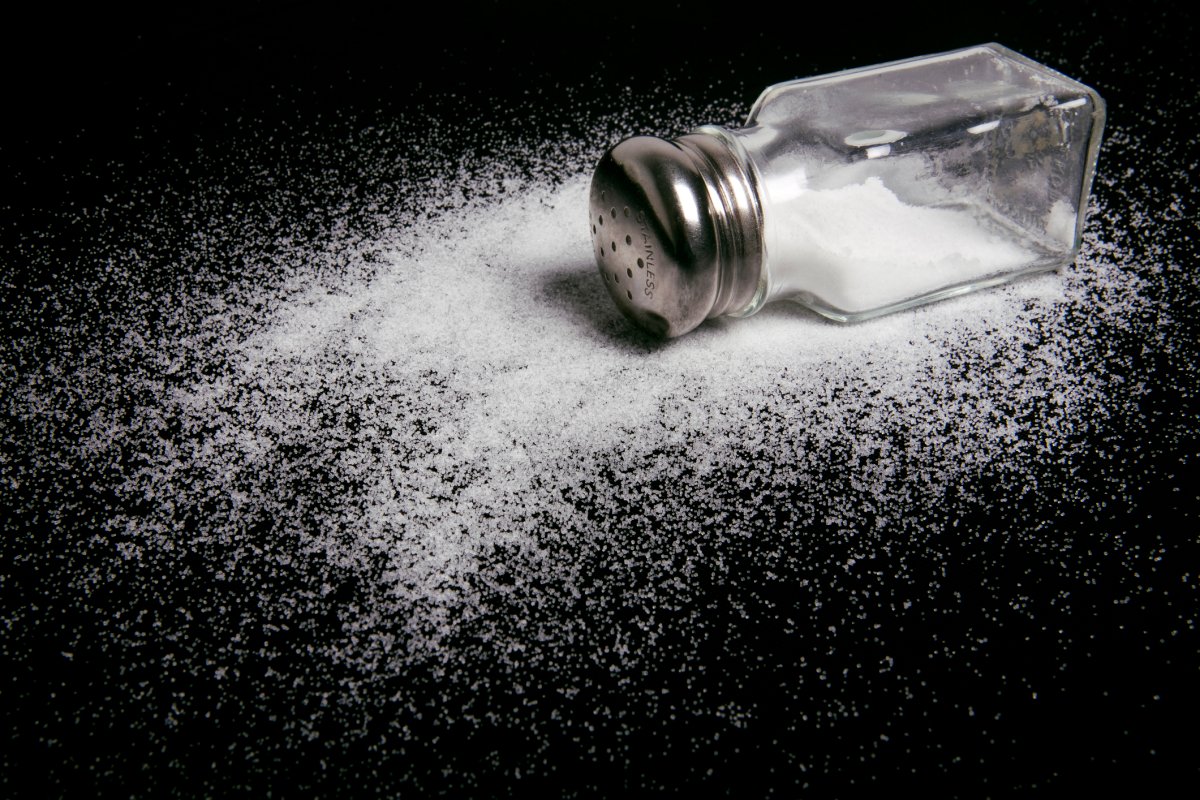 هل الملح يزيد الوزن