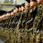 لماذا سويسرا ليس لها جيش