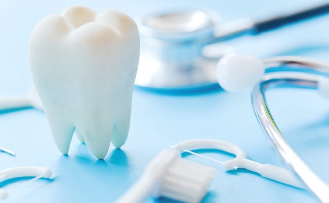 سقوط تركيبة الأسنان في المنام