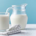 تؤثر بعض العوامل على الاستفاده الكامله من الحليب ما هي وما أنواع الحليب
